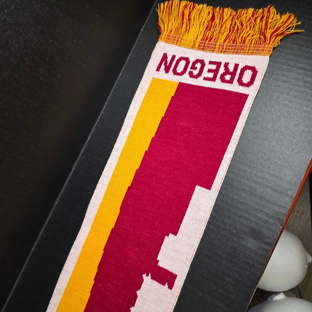 Willamette University Salem Oregon Ruffneck Knit Scarf Red Yellow White